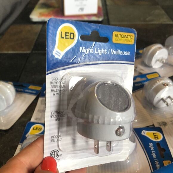 COPY 2-Automatic Plug in Light Sensor Night Light Warm White LED Bedroom Light … - Picture 6 of 7